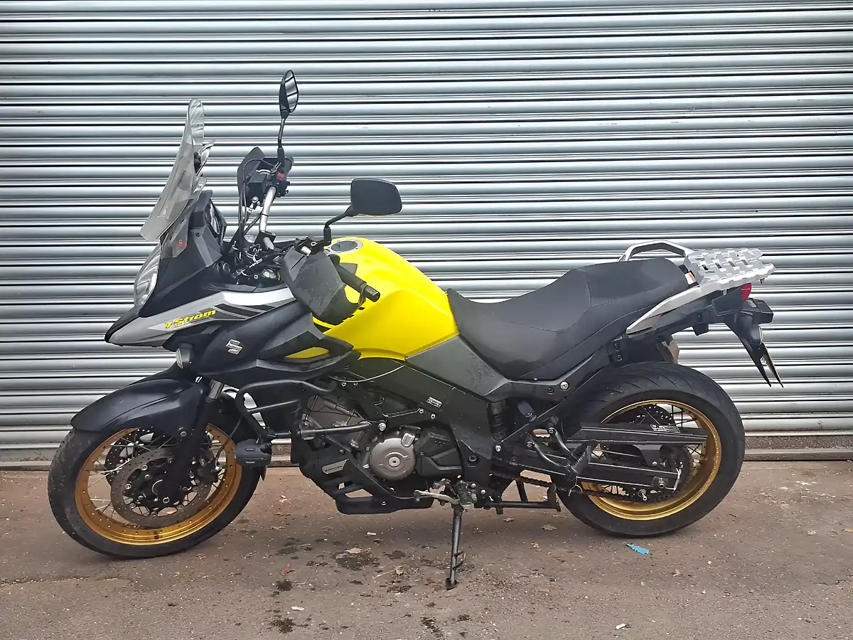 Used 2018 Suzuki V-Strom 650 Yellow - Interior and Exterior details 5