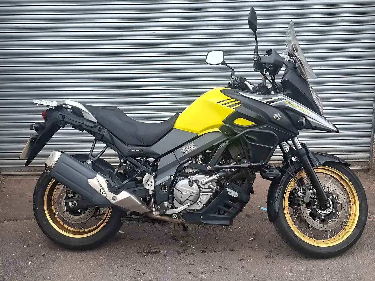 Used 2018 Suzuki V-Strom 650 Yellow - Interior and Exterior details 9