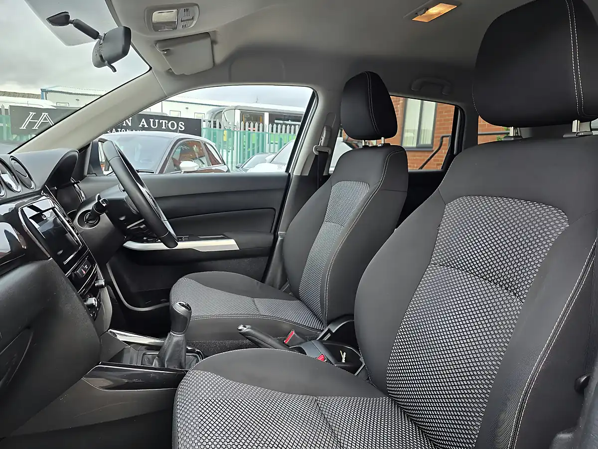 Used 2018 Suzuki Vitara Kuro White - Interior and Exterior details 17