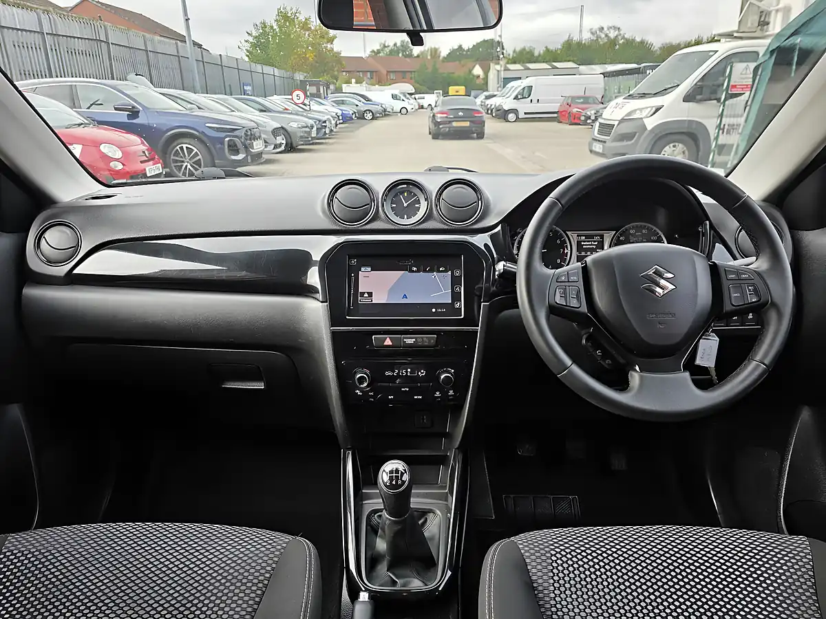 Used 2018 Suzuki Vitara Kuro White - Interior and Exterior details 4