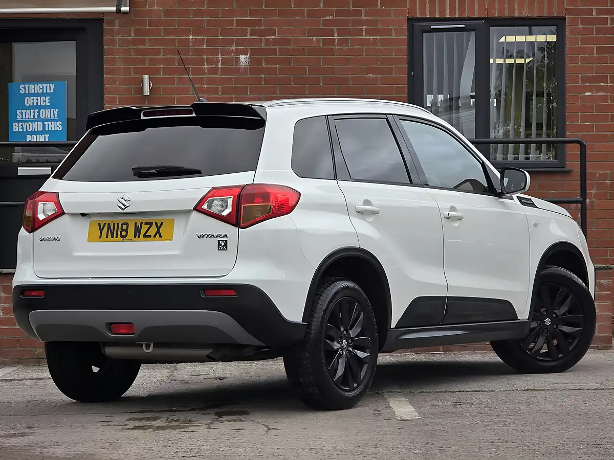 Used 2018 Suzuki Vitara Kuro White - Interior and Exterior details 6