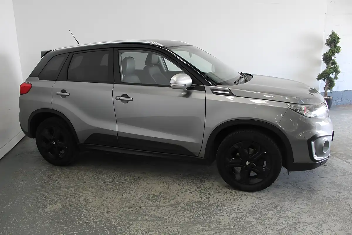 Used 2018 Suzuki Vitara S Allgrip Grey - Interior and Exterior details 3