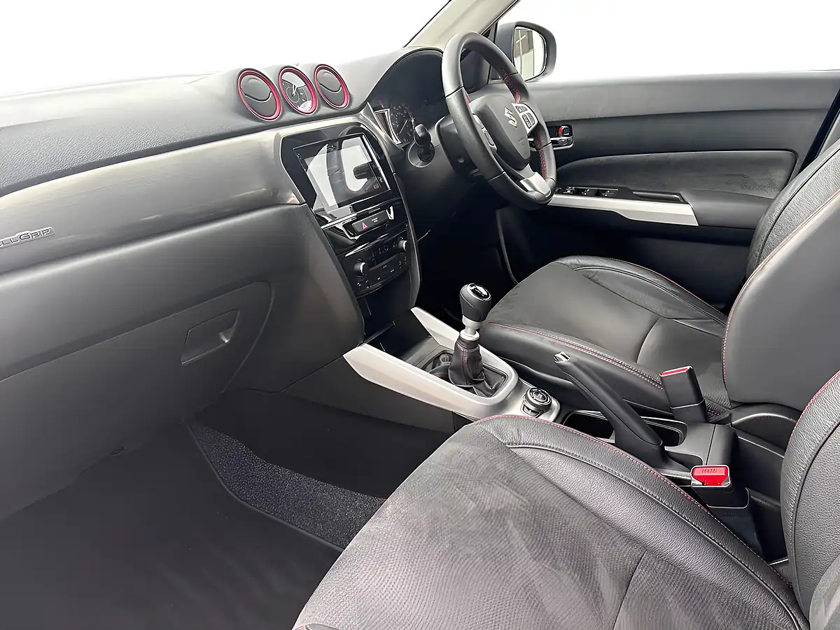 Used 2018 Suzuki Vitara S Allgrip Grey - Interior and Exterior details 10