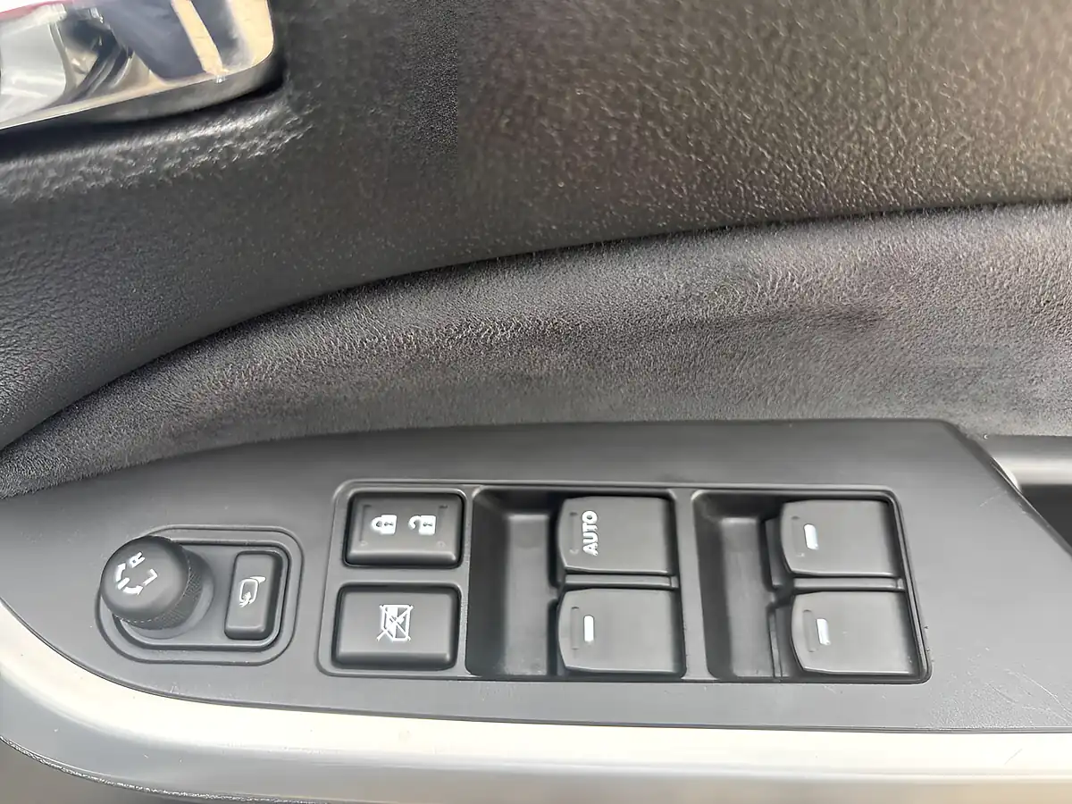 Used 2018 Suzuki Vitara S Allgrip Grey - Interior and Exterior details 12