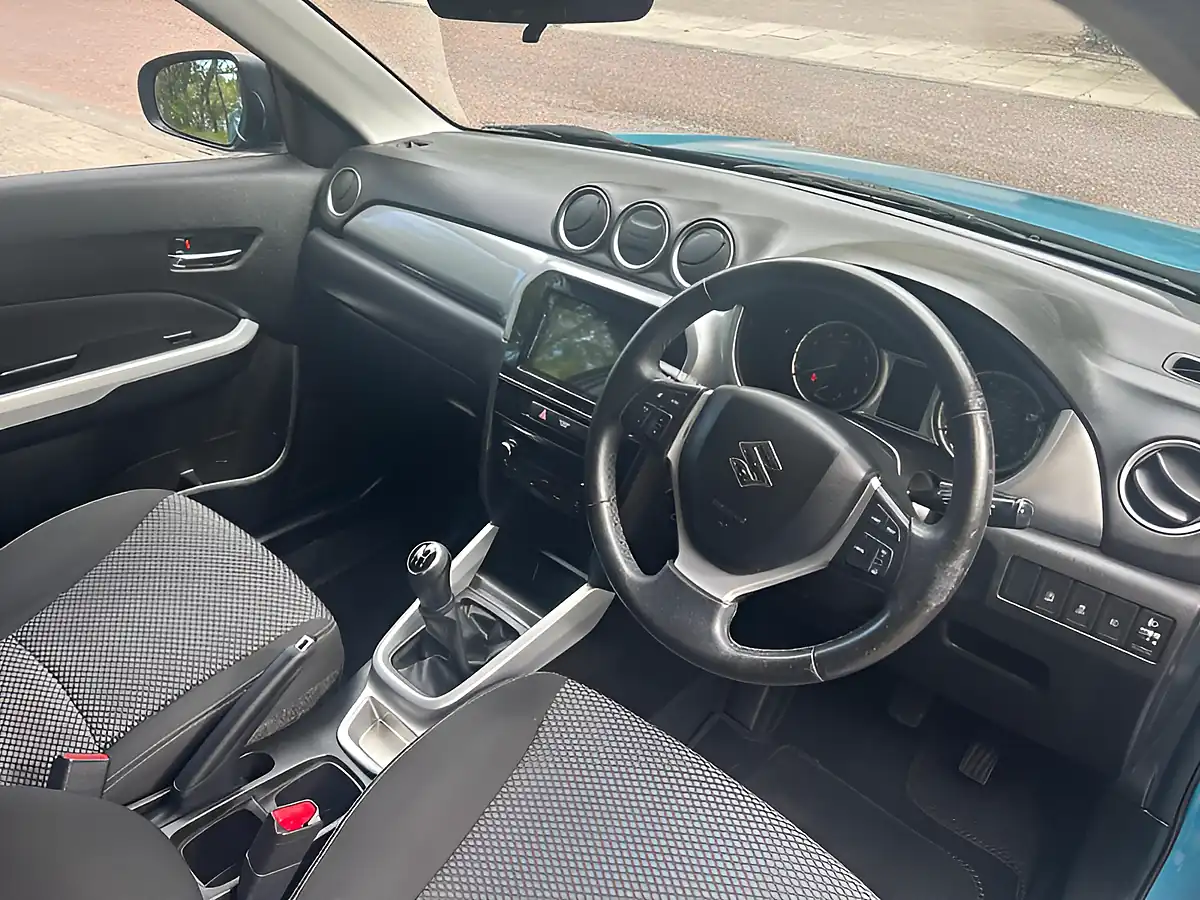 Used 2018 Suzuki Vitara Sz-T Aqua Blue Metallic - Interior and Exterior details 9