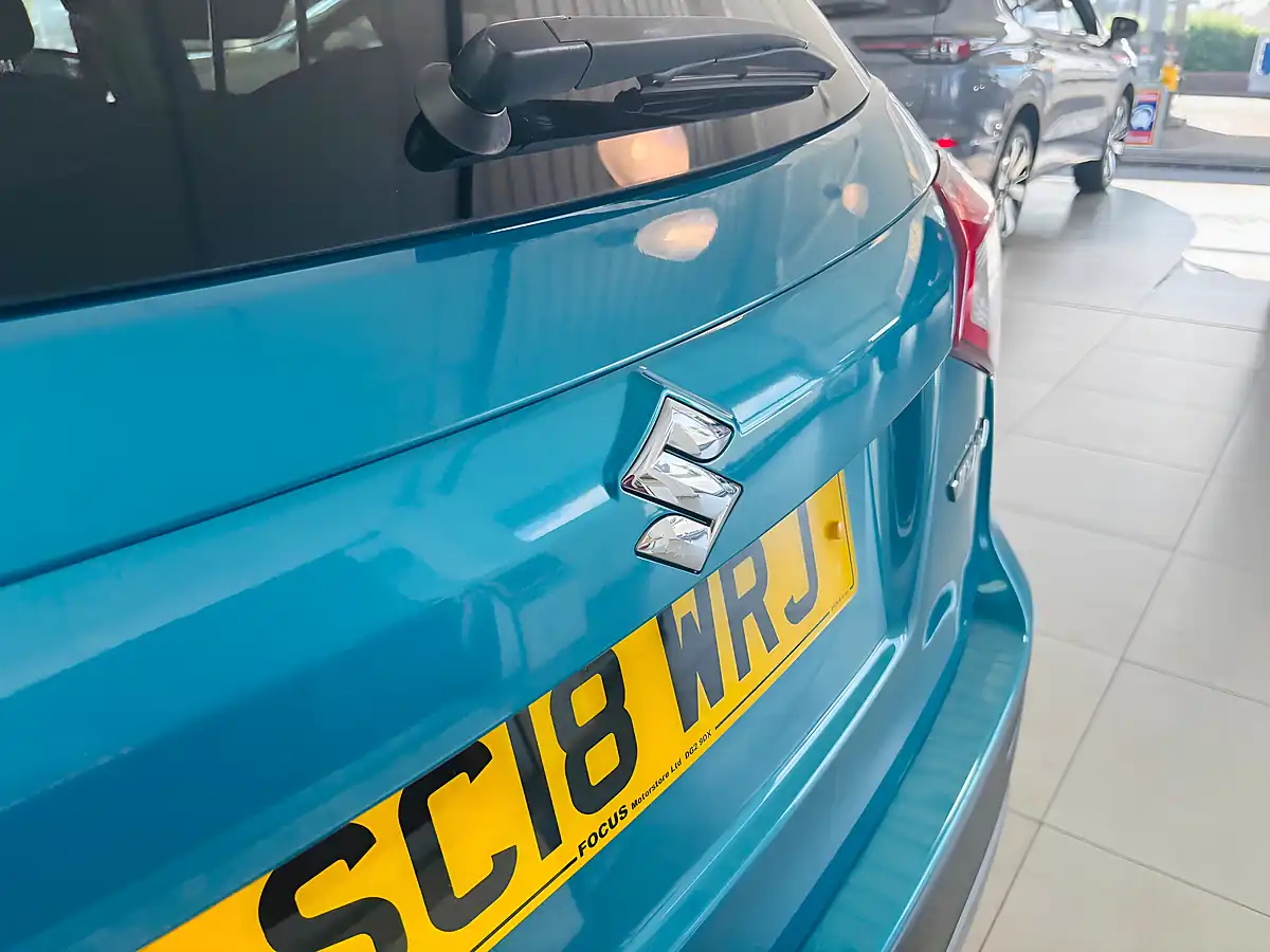 Used 2018 Suzuki Vitara Sz-T Blue - Interior and Exterior details 12