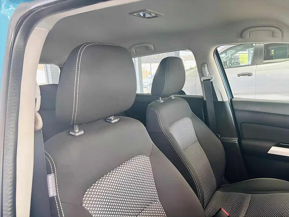 Used 2018 Suzuki Vitara Sz-T Blue - Interior and Exterior details 15