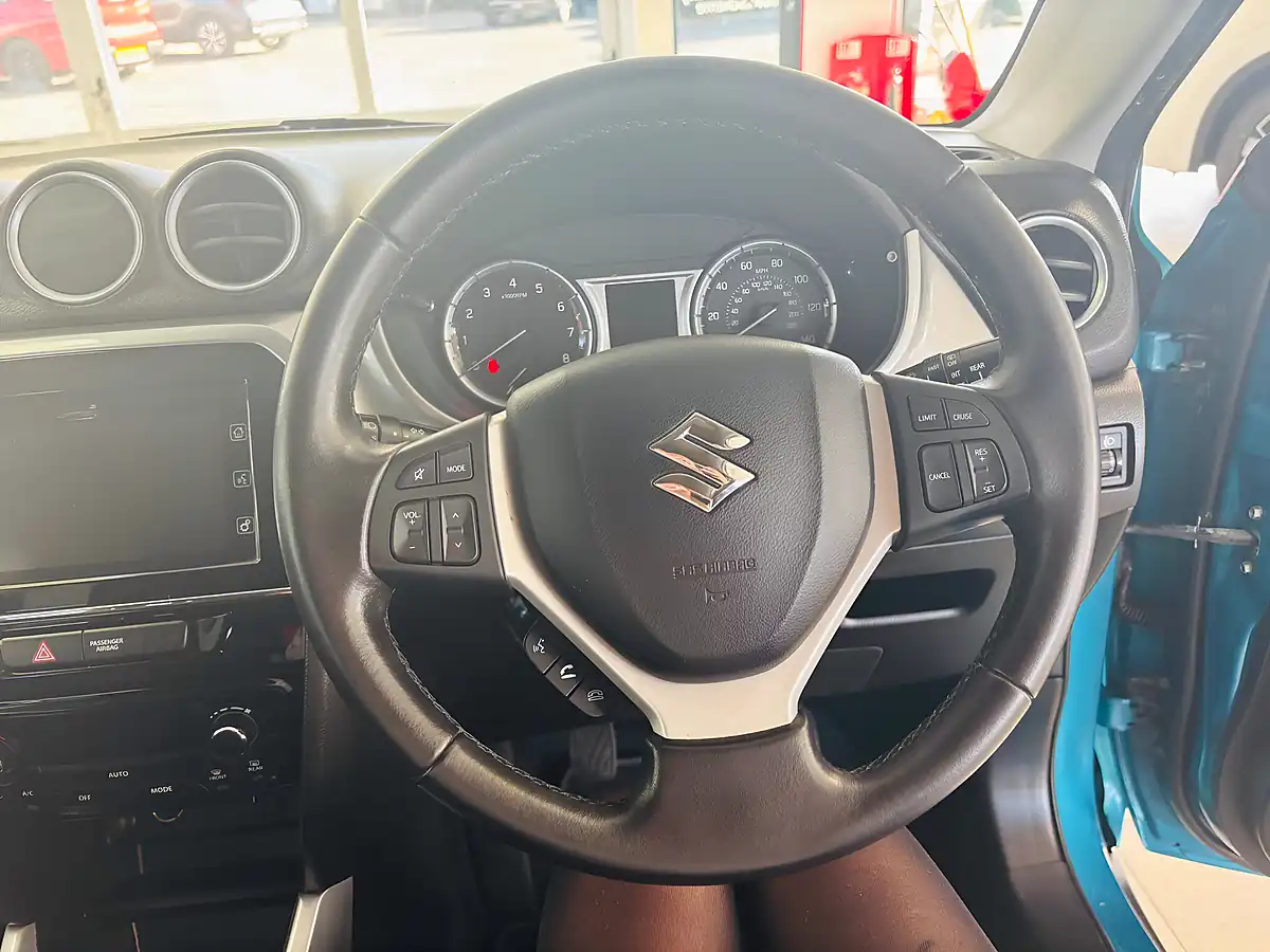 Used 2018 Suzuki Vitara Sz-T Blue - Interior and Exterior details 16