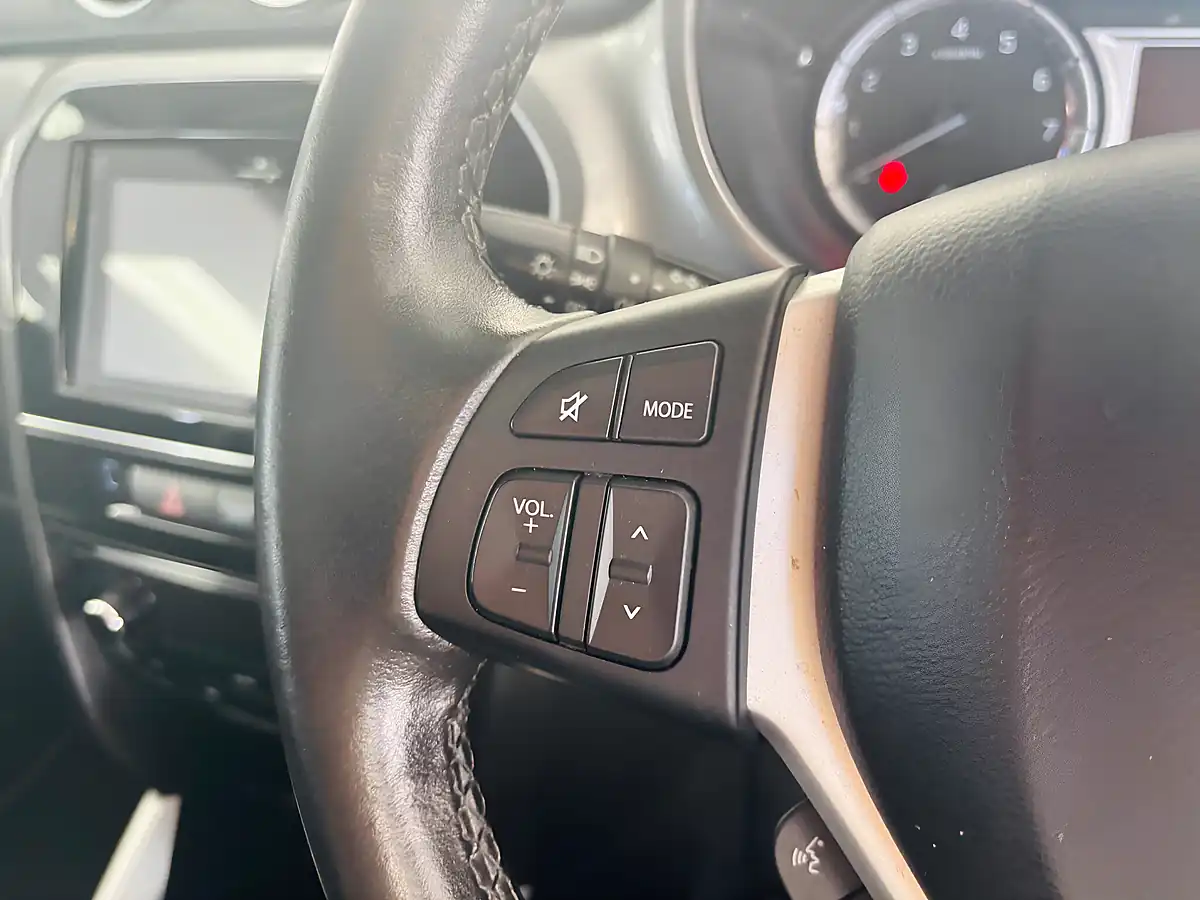 Used 2018 Suzuki Vitara Sz-T Blue - Interior and Exterior details 17