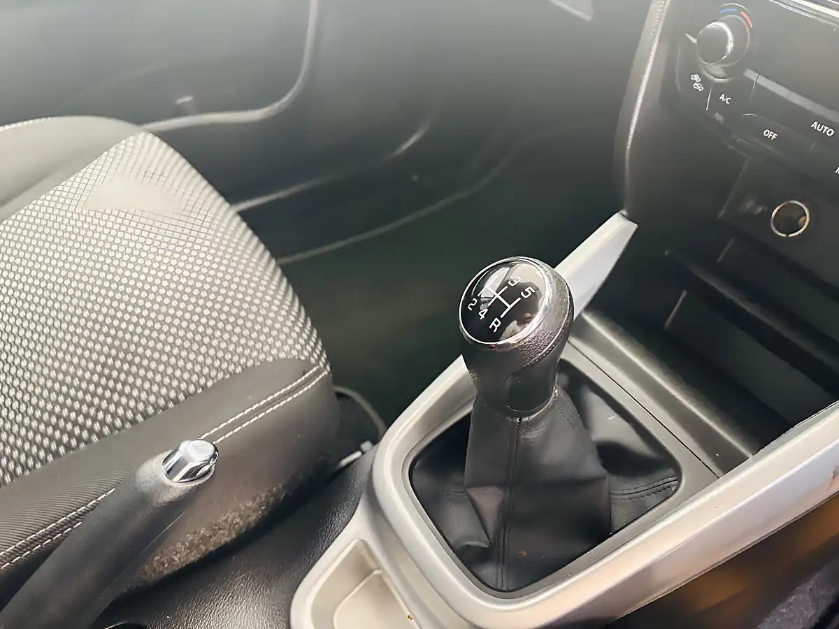 Used 2018 Suzuki Vitara Sz-T Blue - Interior and Exterior details 20