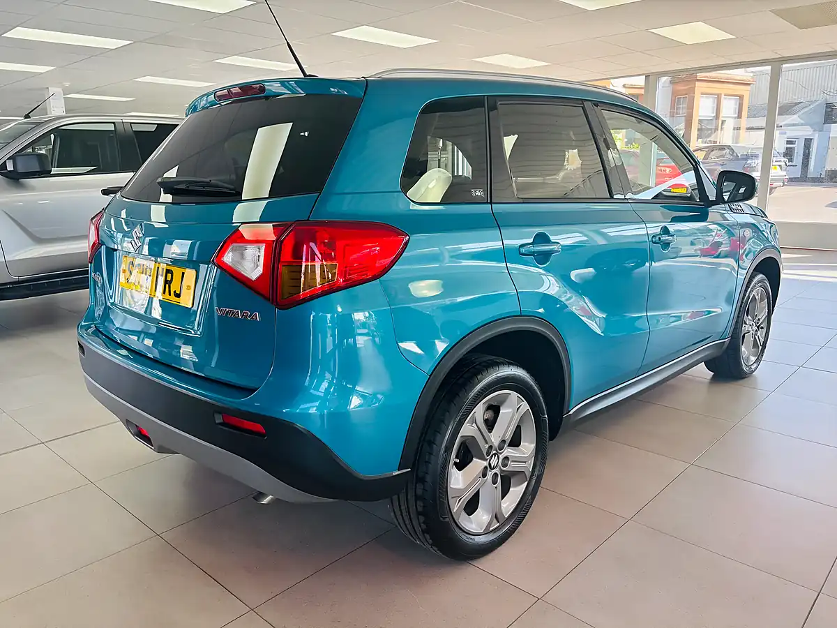 Used 2018 Suzuki Vitara Sz-T Blue - Interior and Exterior details 6