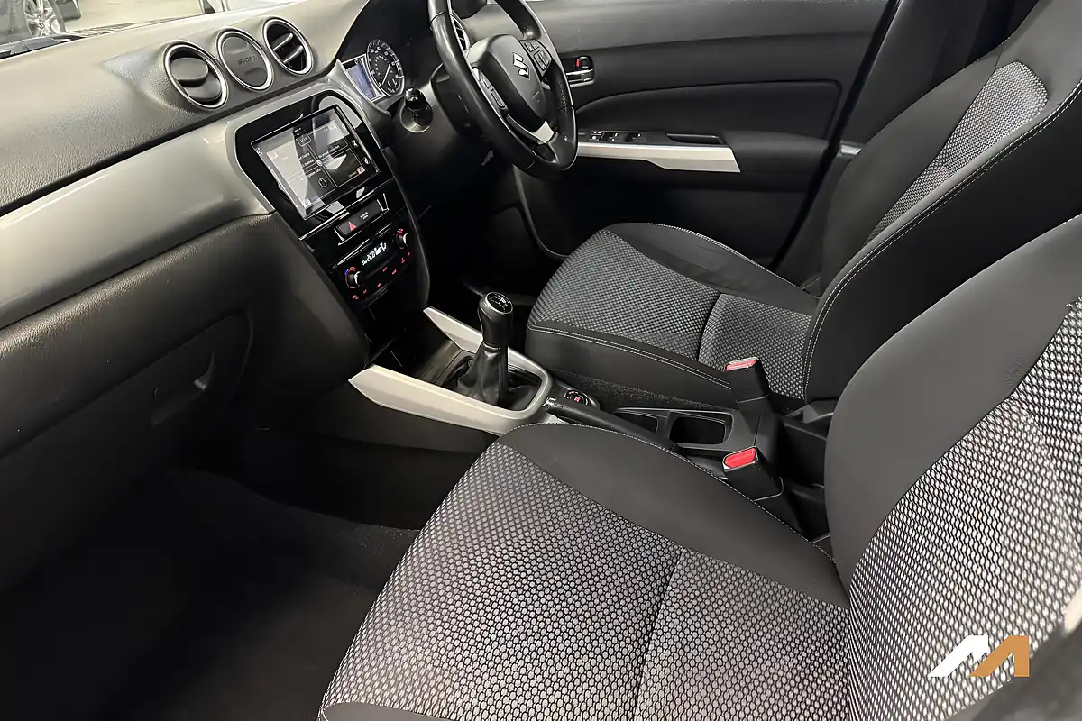 Used 2018 Suzuki Vitara Sz-T Grey - Interior and Exterior details 15
