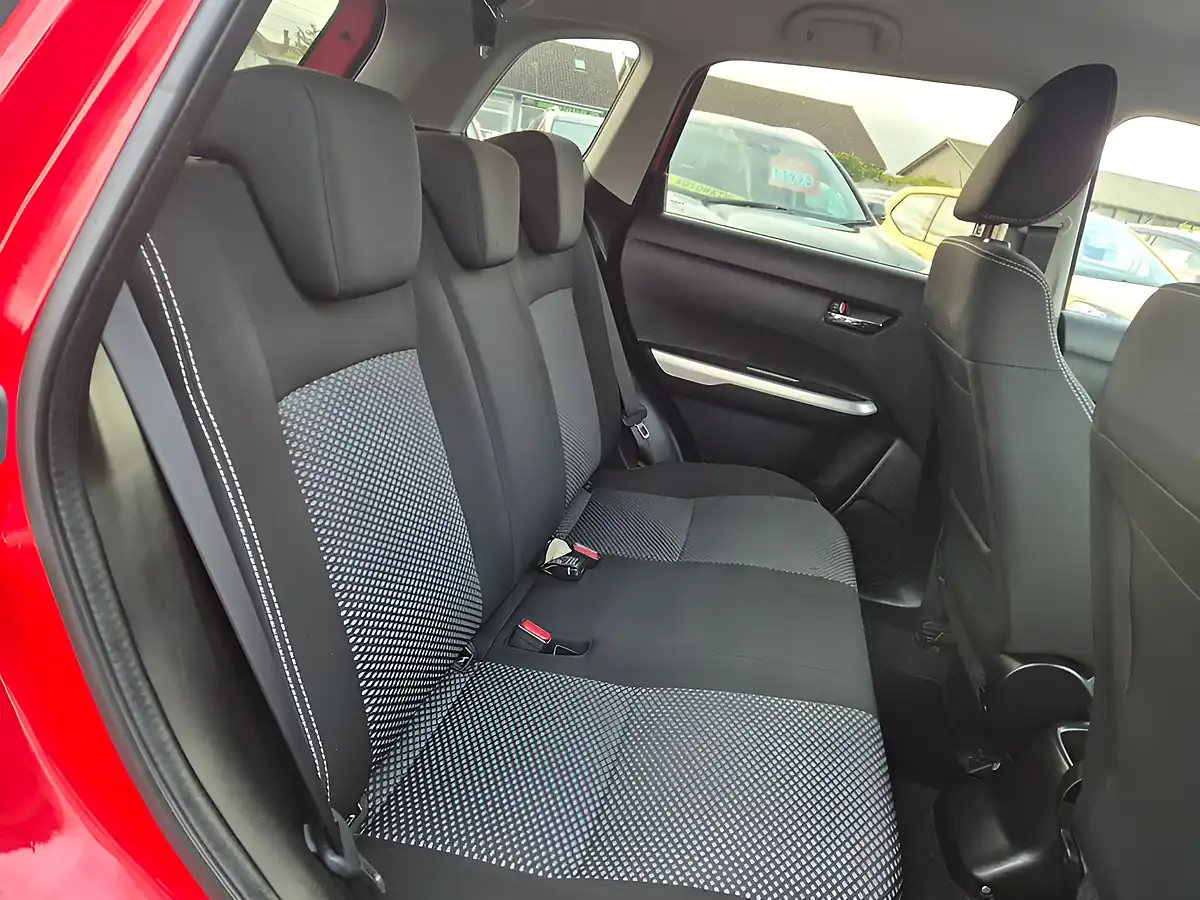Used 2018 Suzuki Vitara Sz-T Red - Interior and Exterior details 15