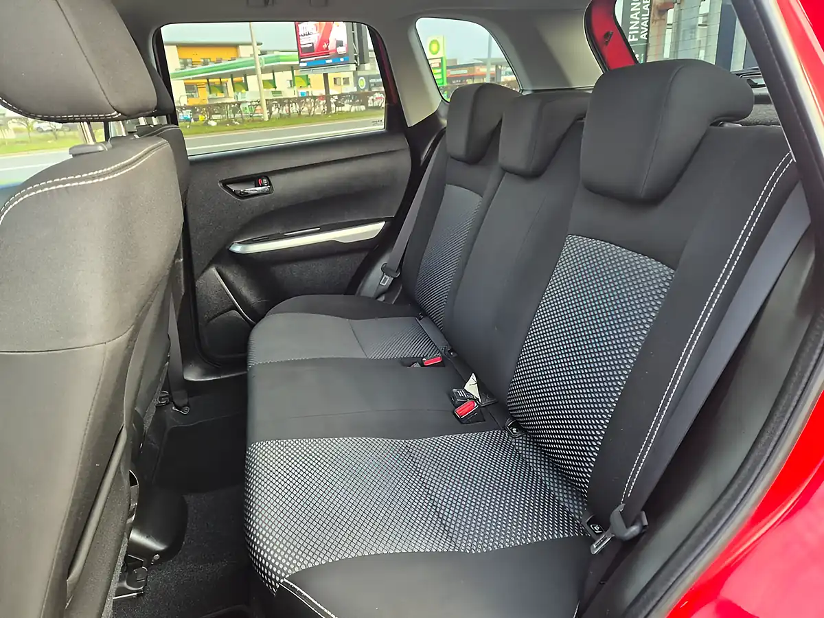 Used 2018 Suzuki Vitara Sz-T Red - Interior and Exterior details 16