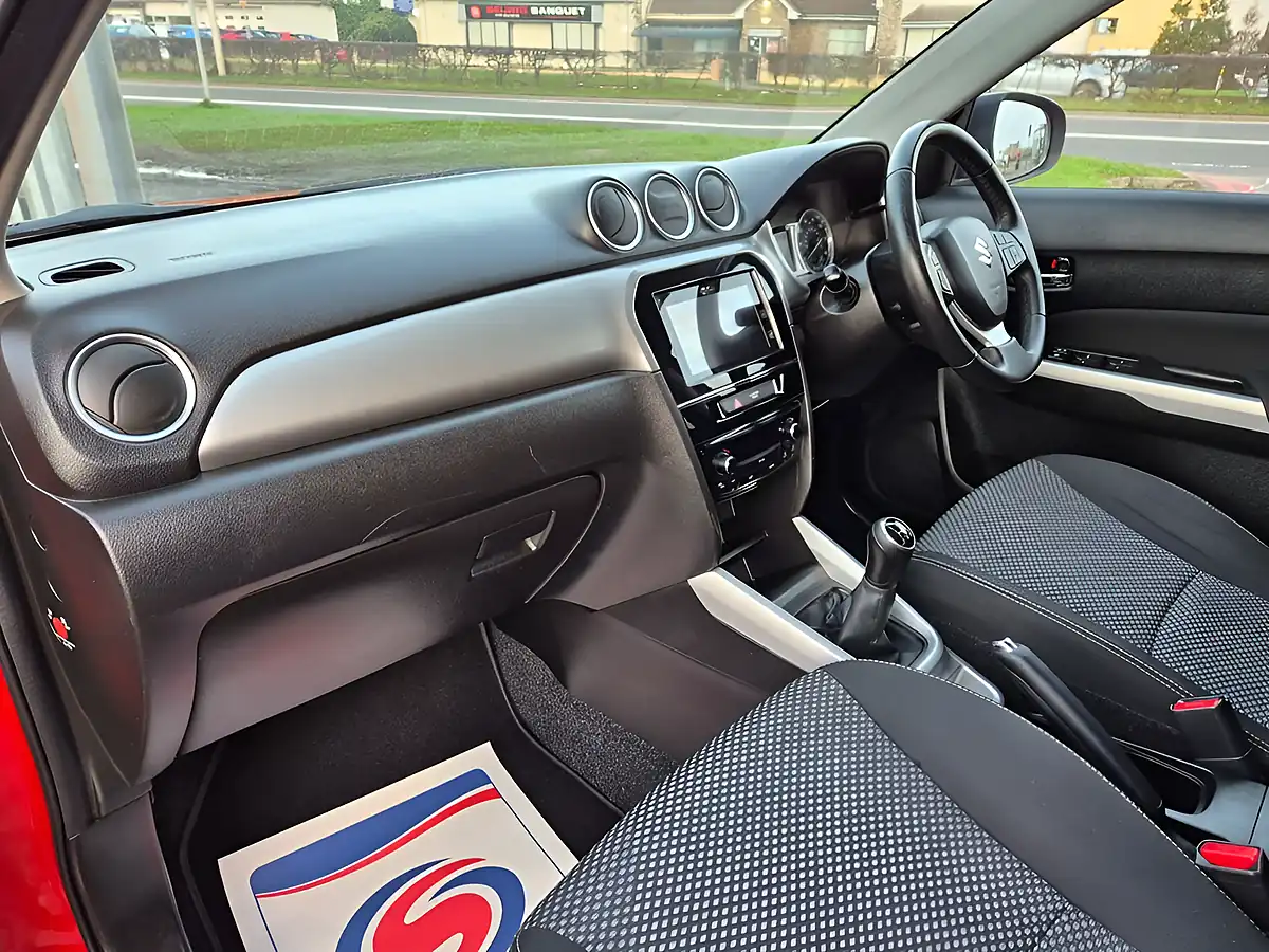 Used 2018 Suzuki Vitara Sz-T Red - Interior and Exterior details 17