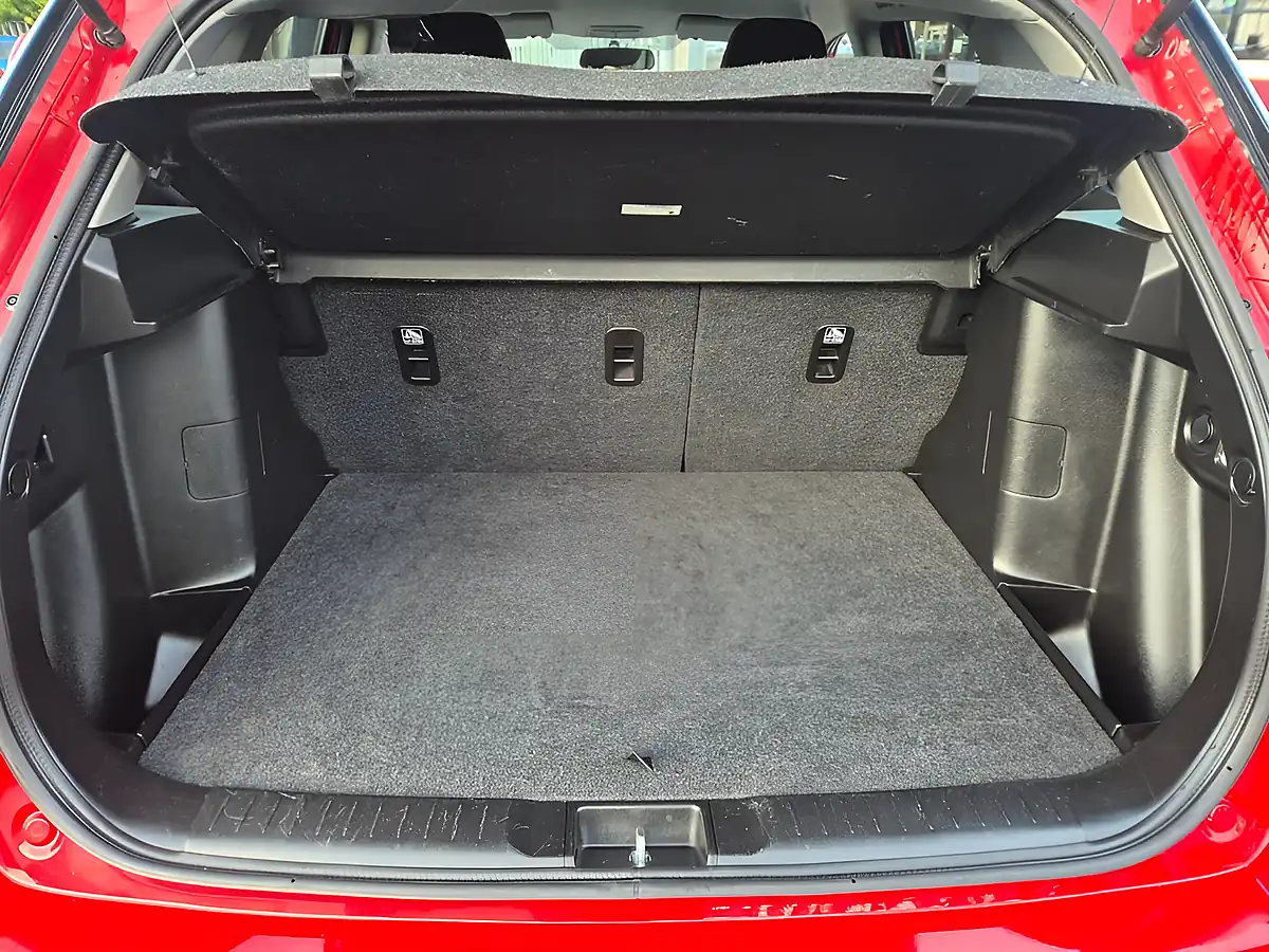 Used 2018 Suzuki Vitara Sz-T Red - Interior and Exterior details 19
