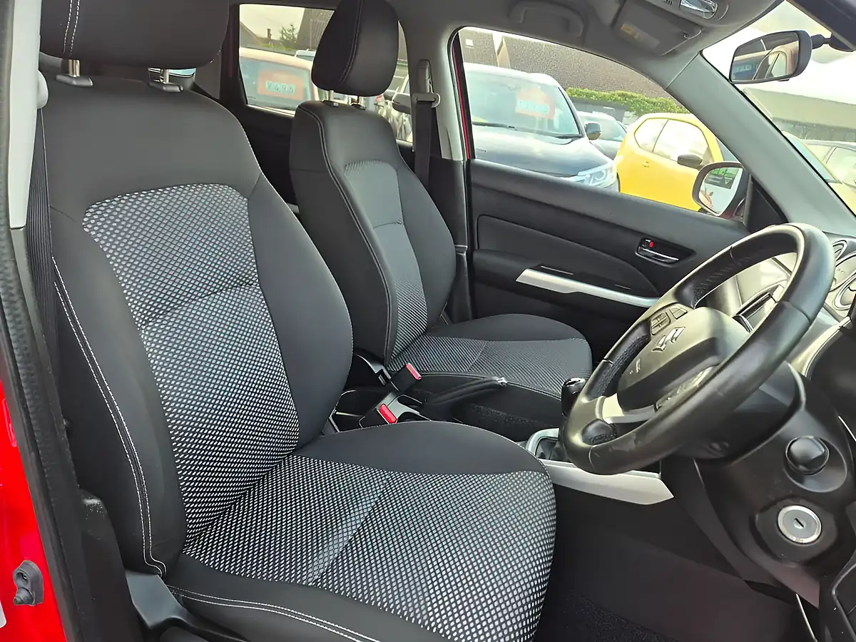Used 2018 Suzuki Vitara Sz-T Red - Interior and Exterior details 8