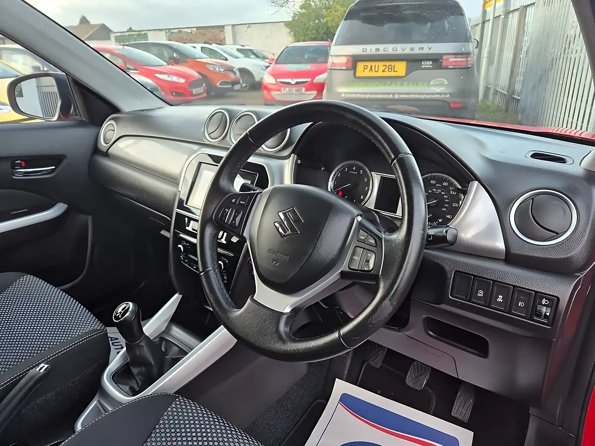Used 2018 Suzuki Vitara Sz-T Red - Interior and Exterior details 9