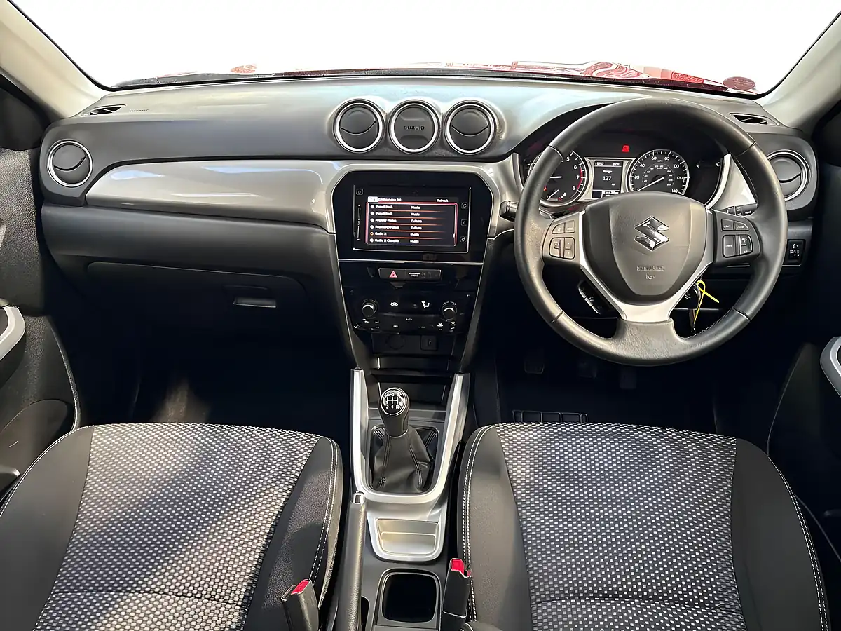 Used 2018 Suzuki Vitara Sz-T Red - Interior and Exterior details 11