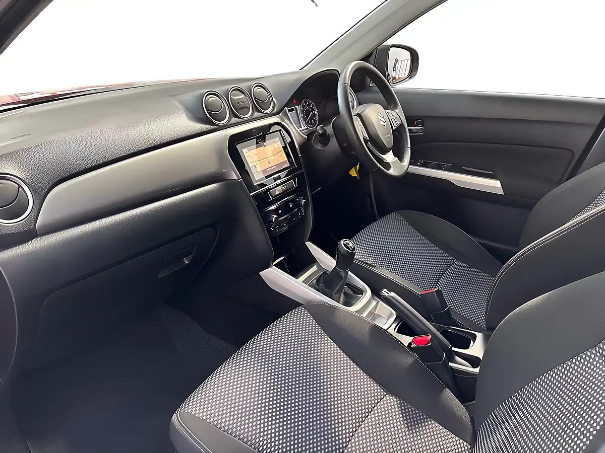 Used 2018 Suzuki Vitara Sz-T Red - Interior and Exterior details 12