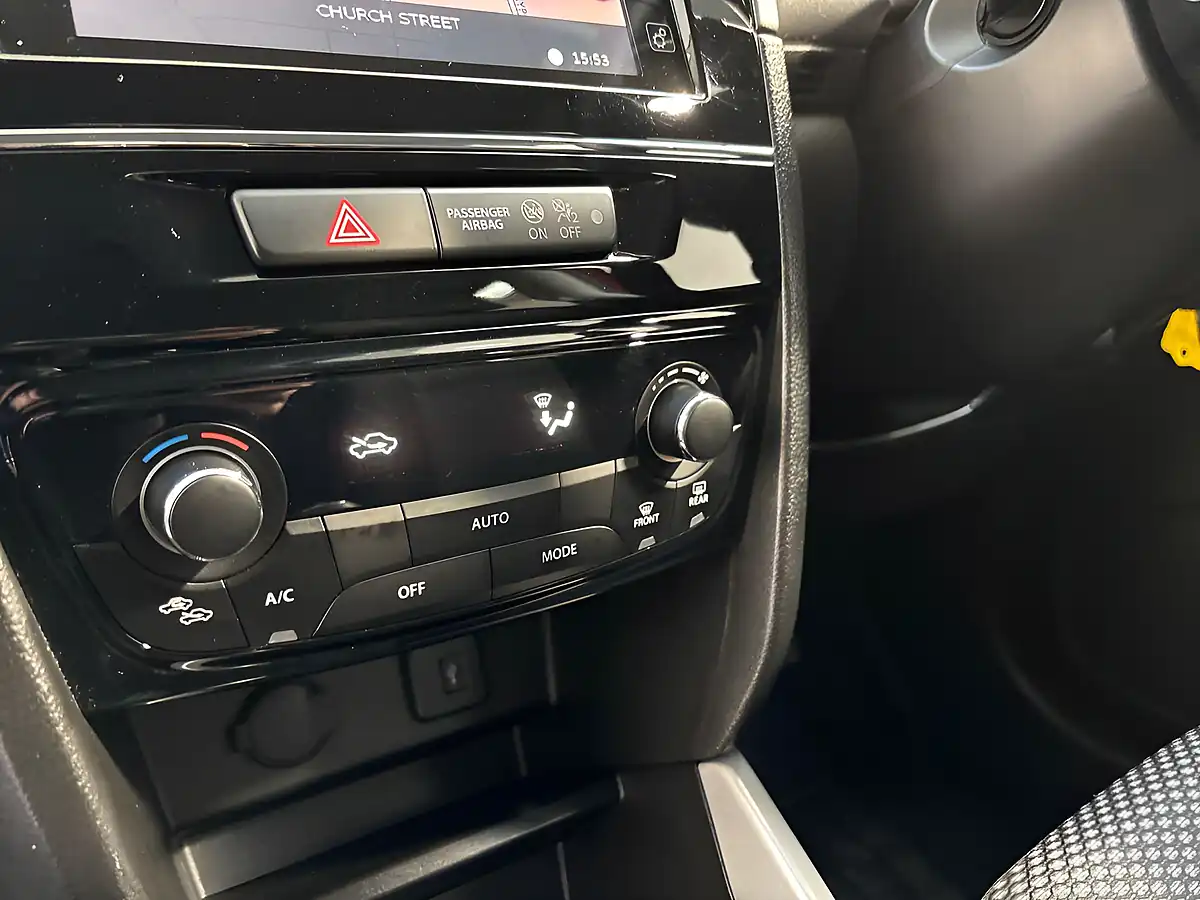 Used 2018 Suzuki Vitara Sz-T Red - Interior and Exterior details 14
