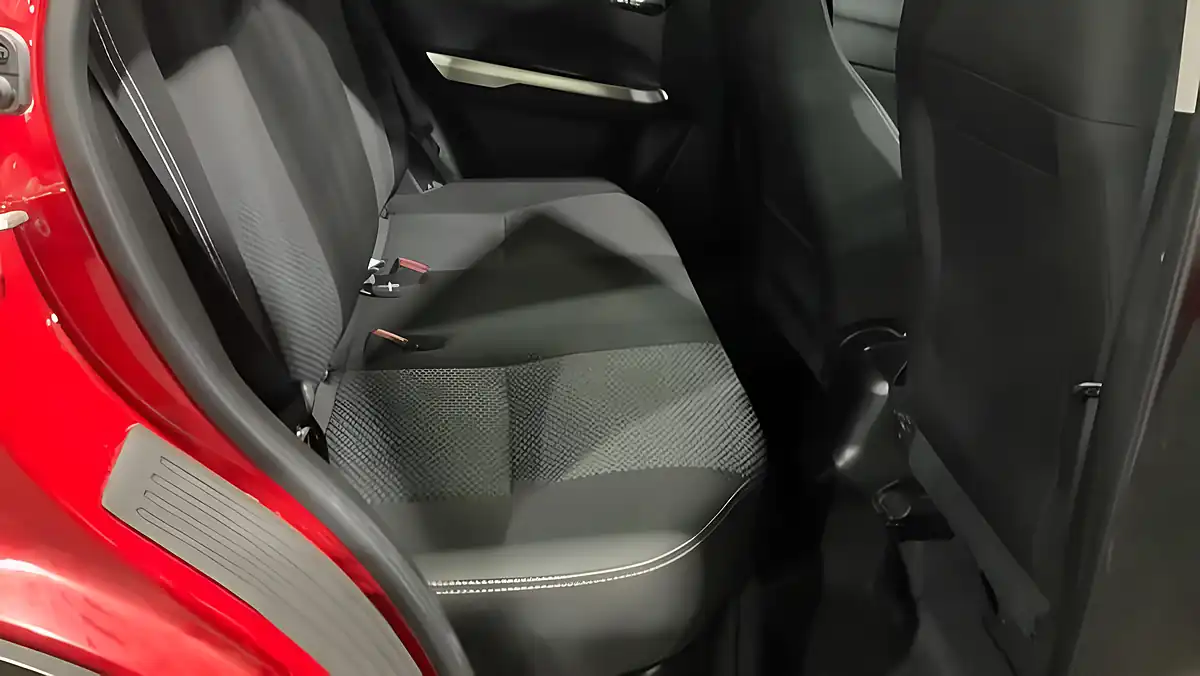 Used 2018 Suzuki Vitara Sz-T Red - Interior and Exterior details 10