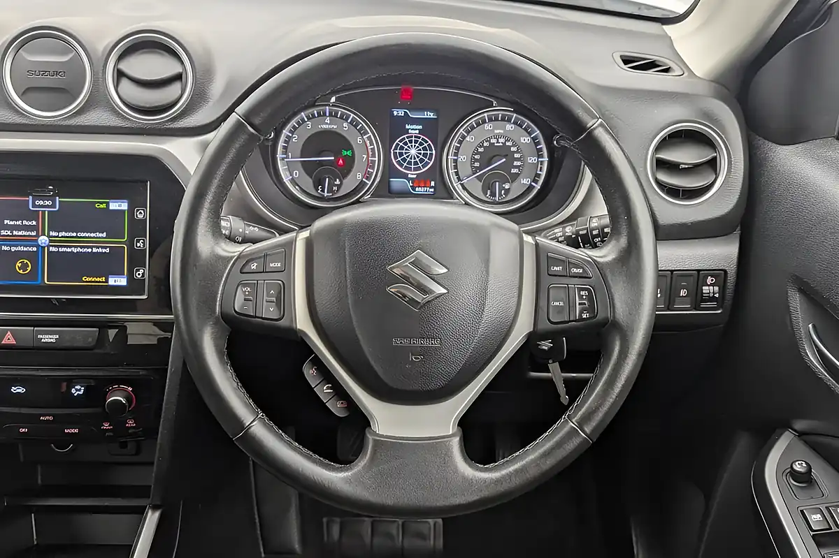 Used 2018 Suzuki Vitara Sz-T White - Interior and Exterior details 14