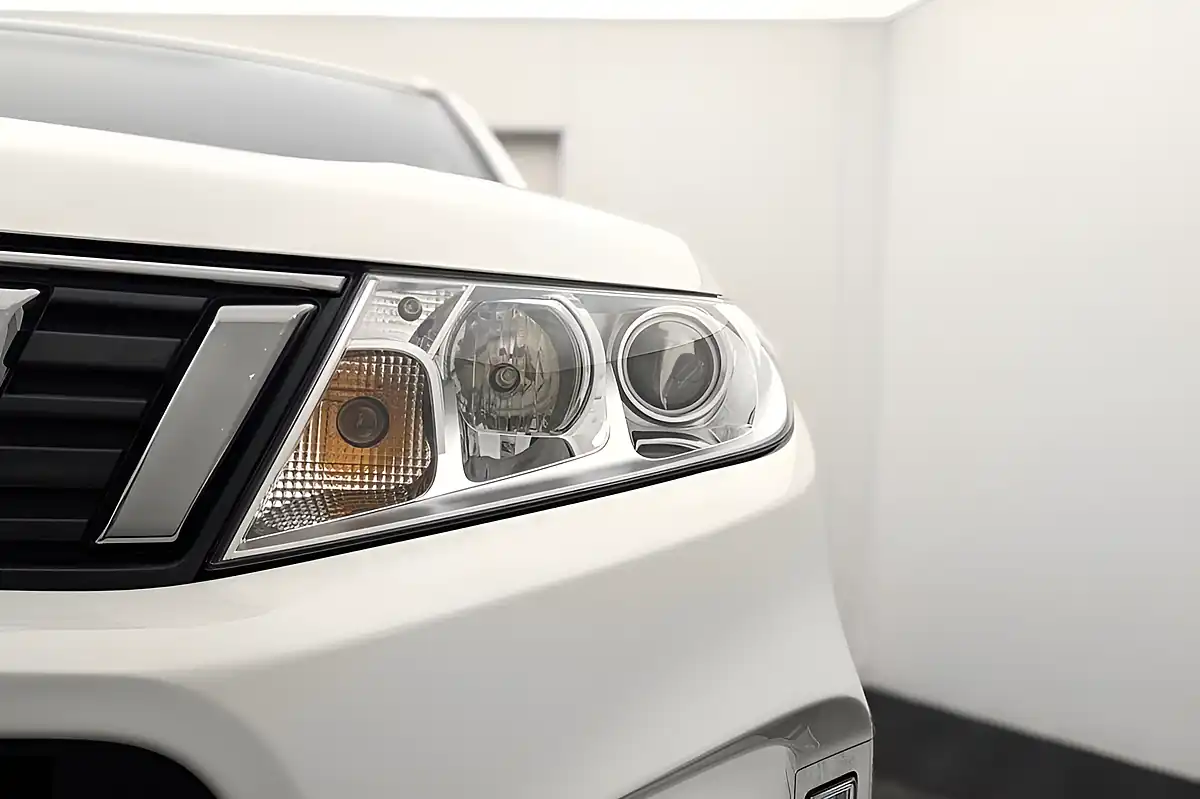 Used 2018 Suzuki Vitara Sz-T White - Interior and Exterior details 16