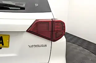 Used 2018 Suzuki Vitara Sz-T White - Interior and Exterior details 18