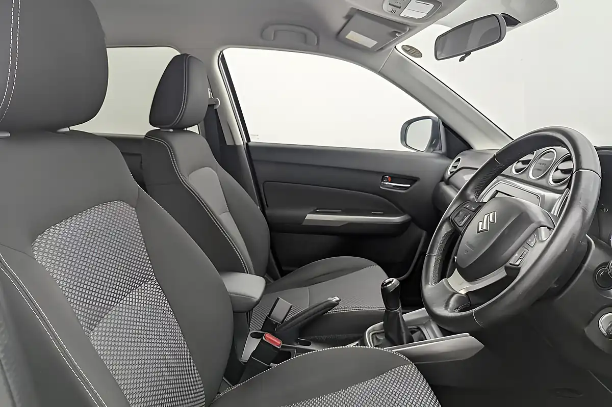 Used 2018 Suzuki Vitara Sz-T White - Interior and Exterior details 2