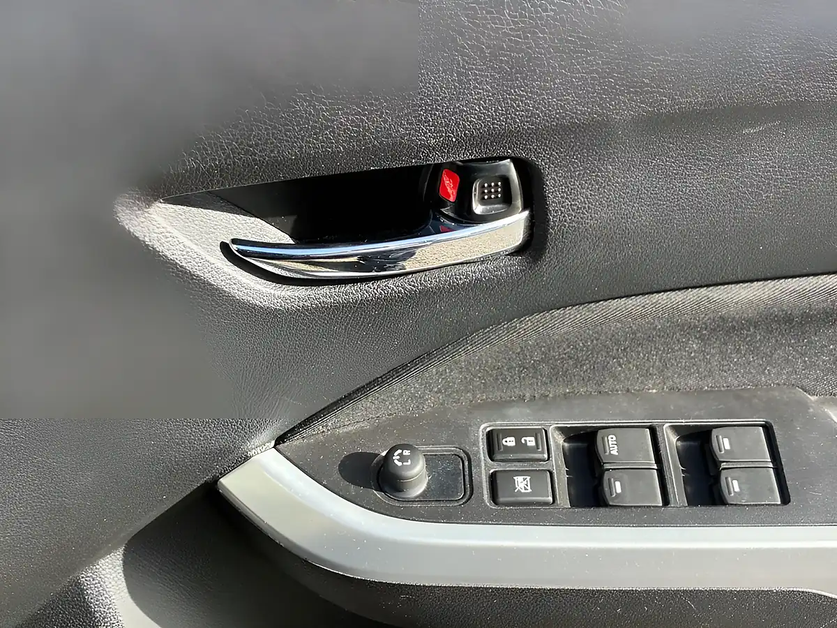 Used 2018 Suzuki Vitara SZ4 Black - Interior and Exterior details 12