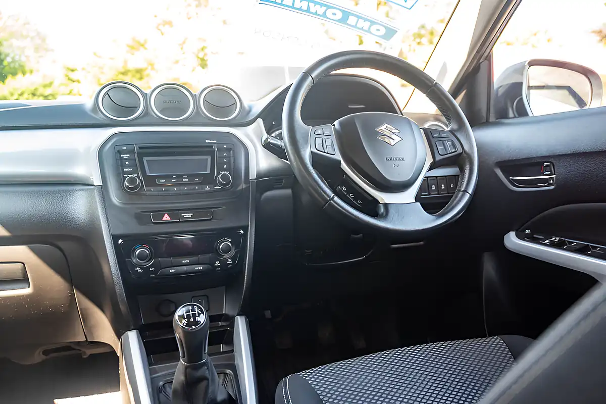 Used 2018 Suzuki Vitara SZ4 Galactic Grey - Interior and Exterior details 17