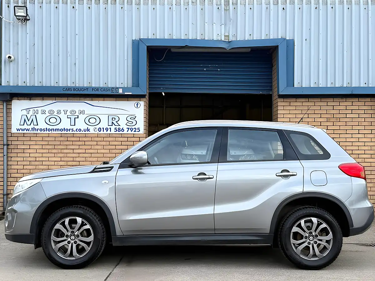 Used 2018 Suzuki Vitara SZ4 Grey - Interior and Exterior details 5