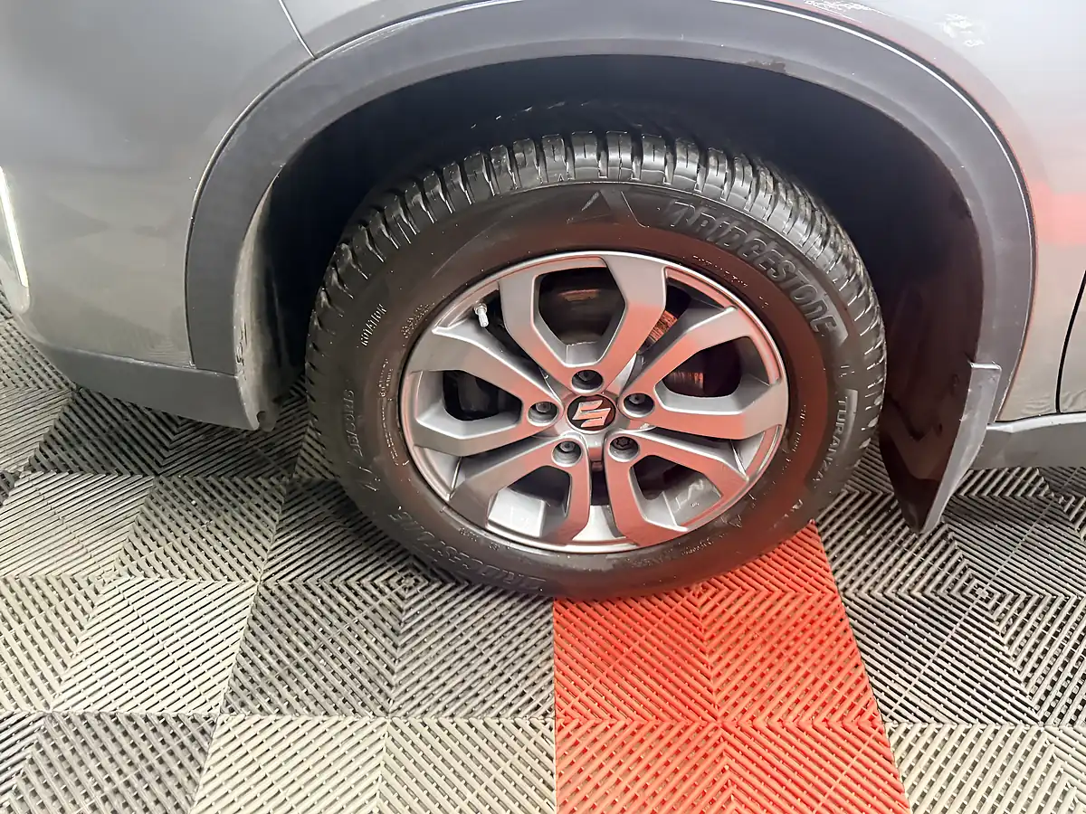 Used 2018 Suzuki Vitara SZ4 Grey - Interior and Exterior details 16