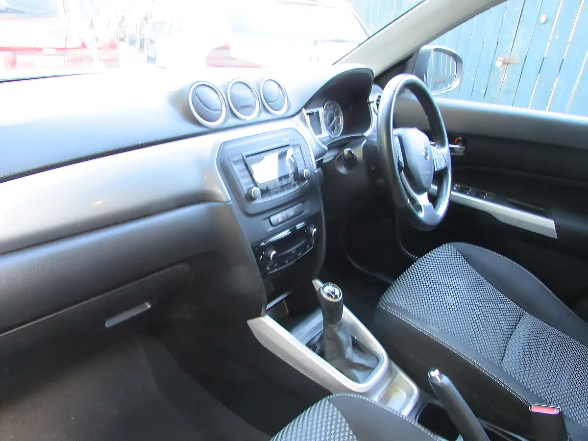 Used 2018 Suzuki Vitara SZ4 Slate Grey Metallic - Interior and Exterior details 7
