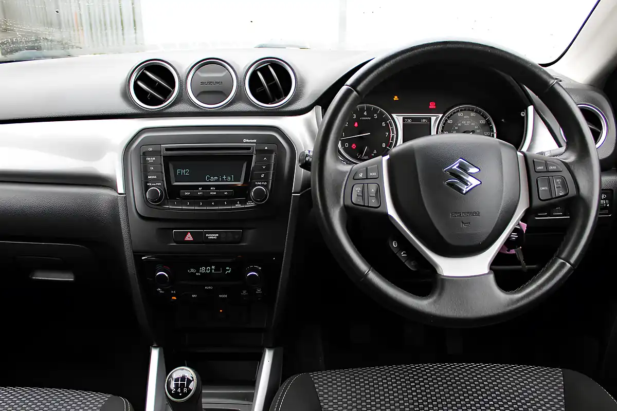 Used 2018 Suzuki Vitara SZ4 White - Interior and Exterior details 15