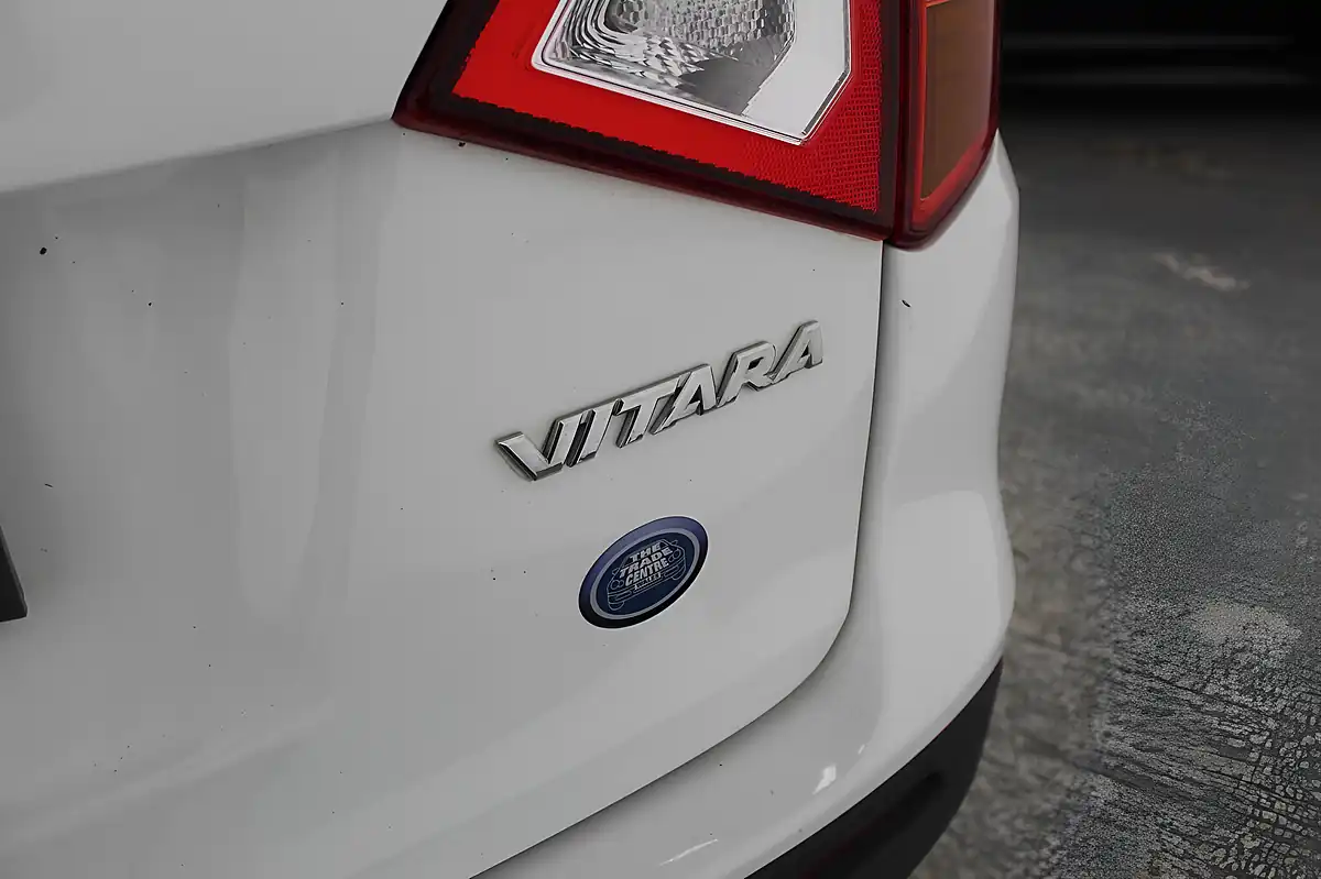 Used 2018 Suzuki Vitara SZ4 White - Interior and Exterior details 12