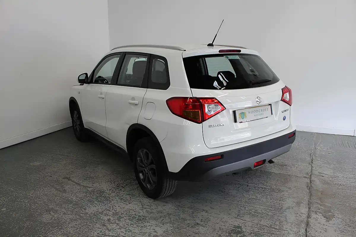 Used 2018 Suzuki Vitara SZ4 White - Interior and Exterior details 5