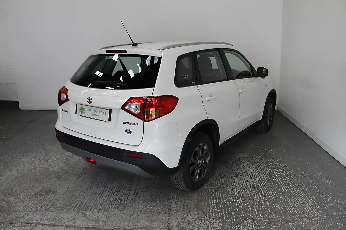 Used 2018 Suzuki Vitara SZ4 White - Interior and Exterior details 6
