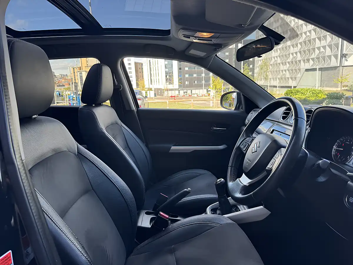 Used 2018 Suzuki Vitara SZ5 Black - Interior and Exterior details 10