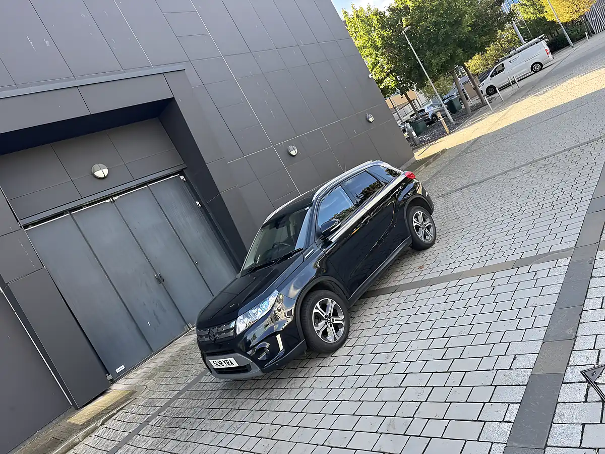 Used 2018 Suzuki Vitara SZ5 Black - Interior and Exterior details 4