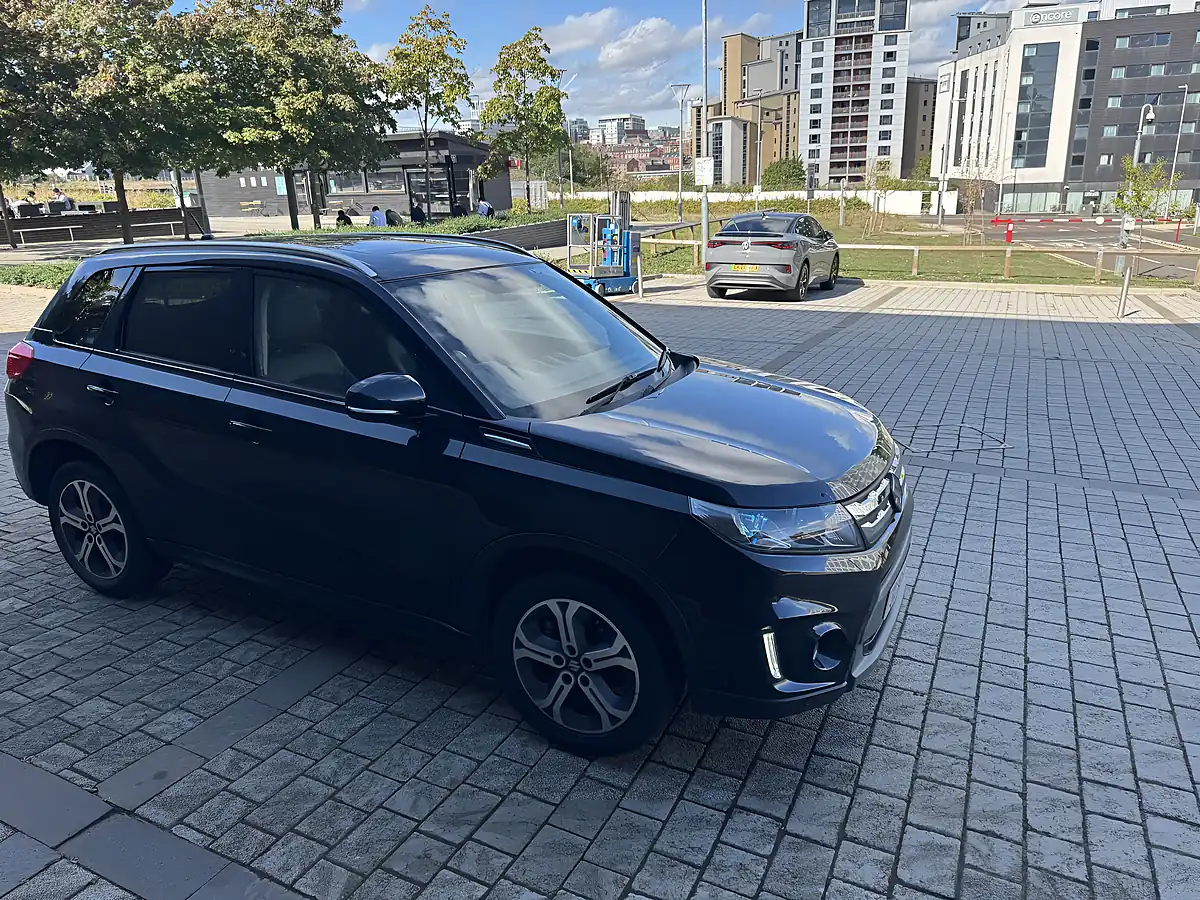 Used 2018 Suzuki Vitara SZ5 Black - Interior and Exterior details 8
