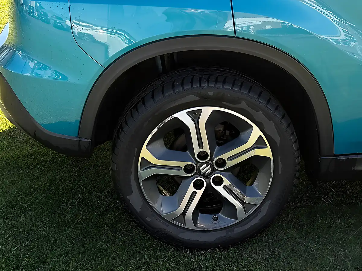 Used 2018 Suzuki Vitara SZ5 Blue - Interior and Exterior details 9