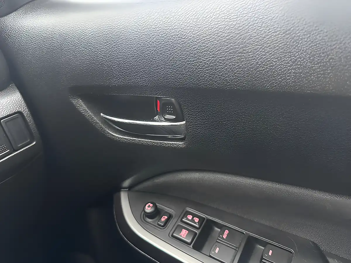 Used 2018 Suzuki Vitara SZ5 Blue - Interior and Exterior details 15