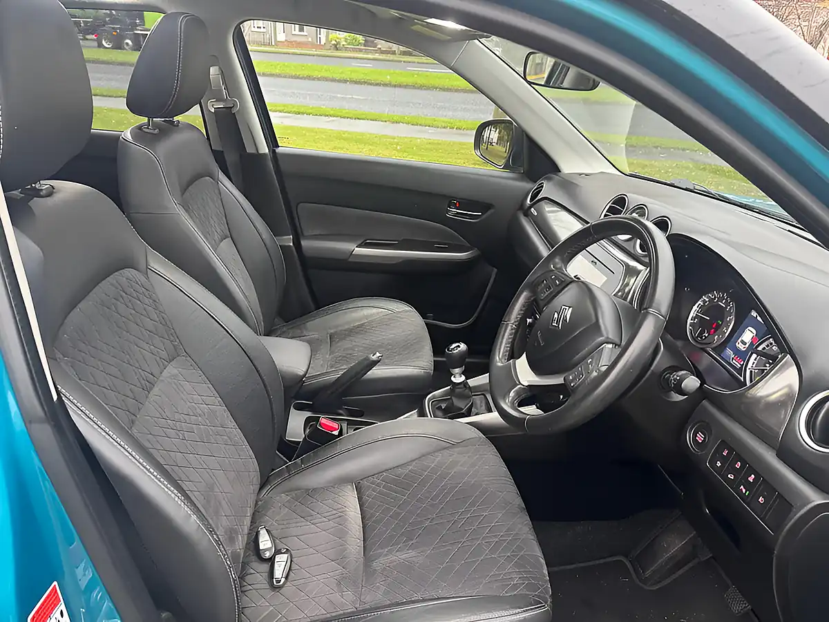 Used 2018 Suzuki Vitara SZ5 Blue - Interior and Exterior details 9