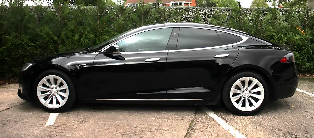 Used 2018 Tesla Model S 75 Black - Interior and Exterior details 3