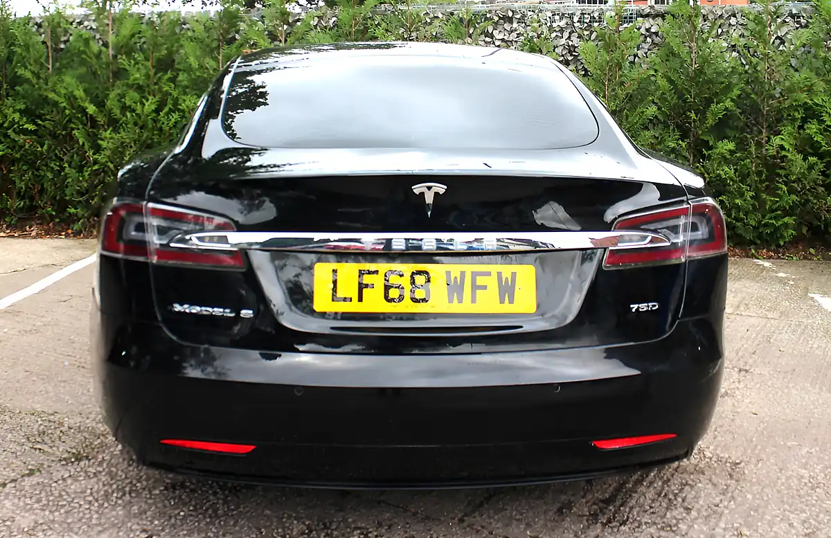 Used 2018 Tesla Model S 75 Black - Interior and Exterior details 4