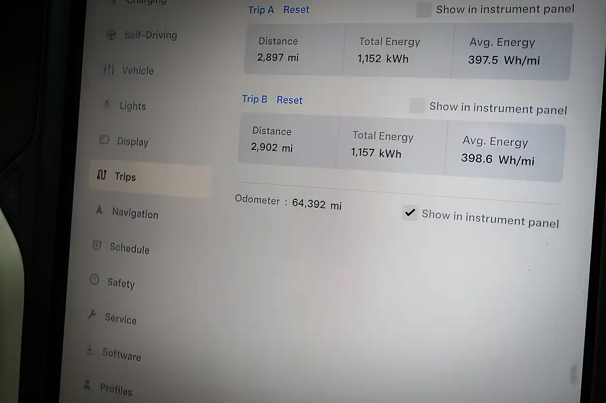 Used 2018 Tesla Model X Deep Blue - Interior and Exterior details 17