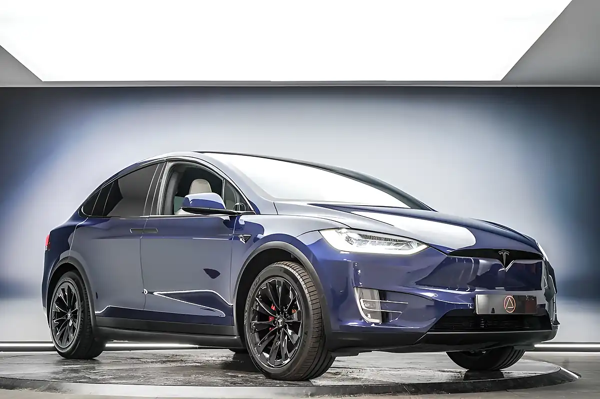Used 2018 Tesla Model X Deep Blue - Interior and Exterior details 5