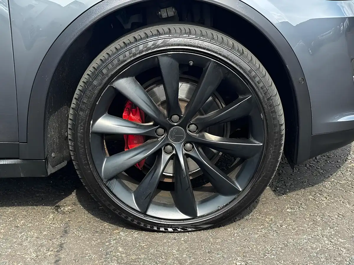 Used 2018 Tesla Model X Performance Grey - Interior and Exterior details 10